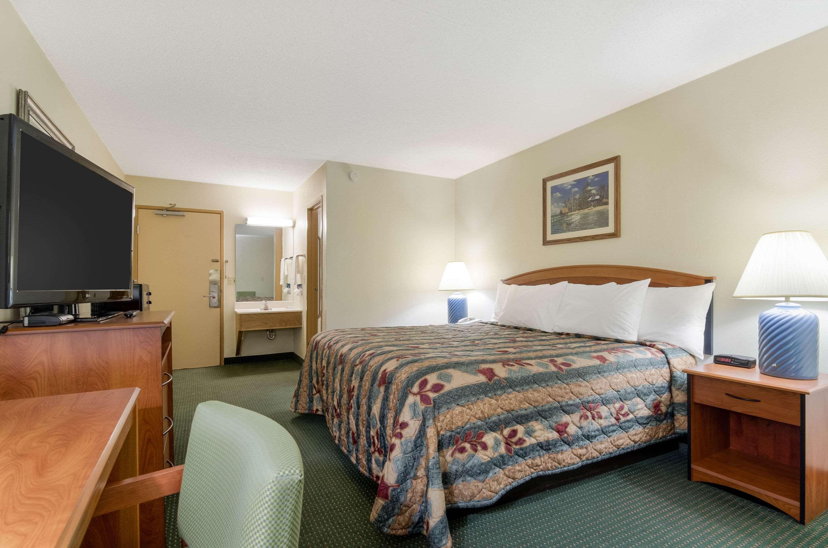 אמפוריה Econo Lodge מראה חיצוני תמונה