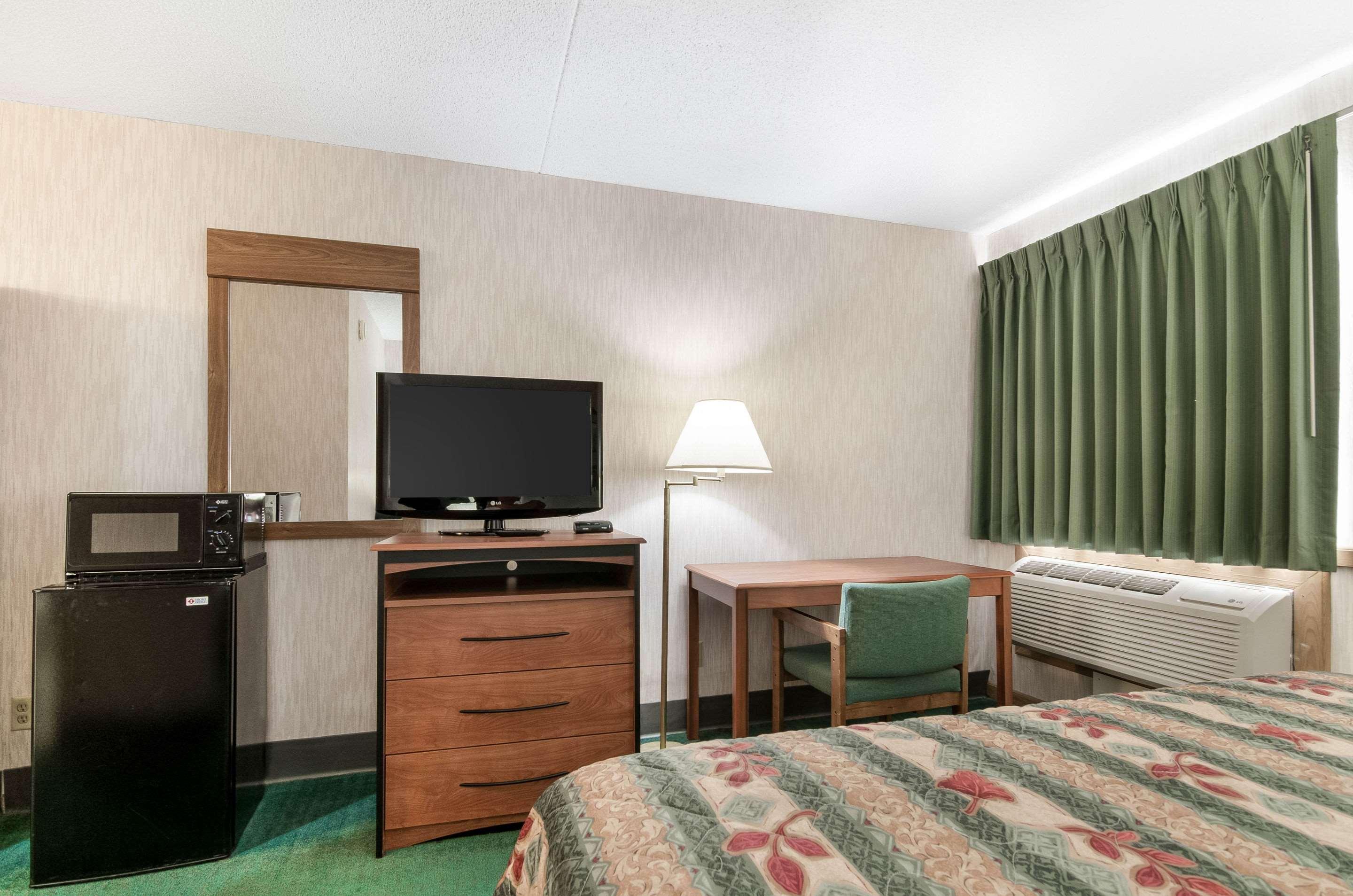 אמפוריה Econo Lodge מראה חיצוני תמונה