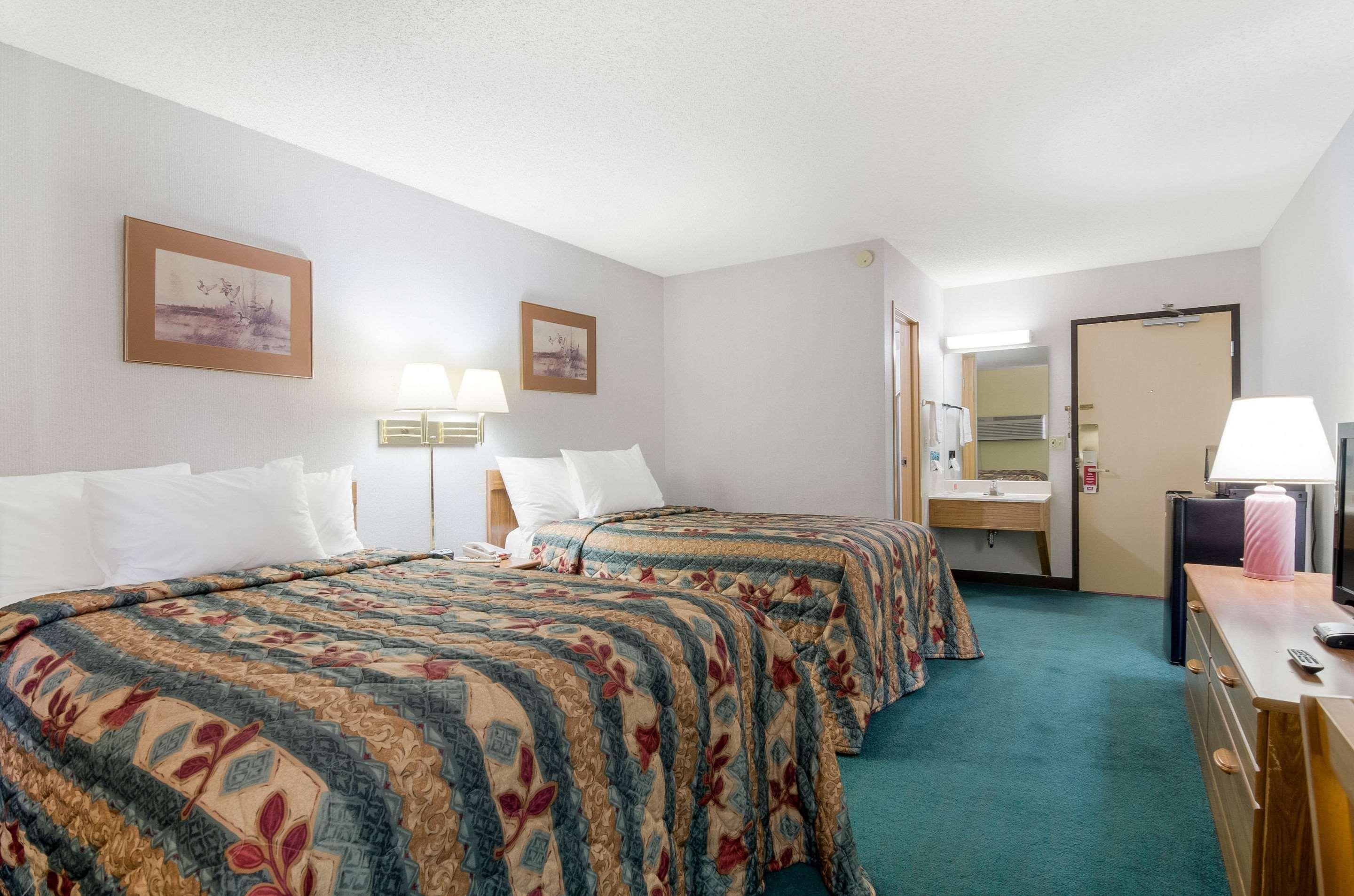 אמפוריה Econo Lodge מראה חיצוני תמונה