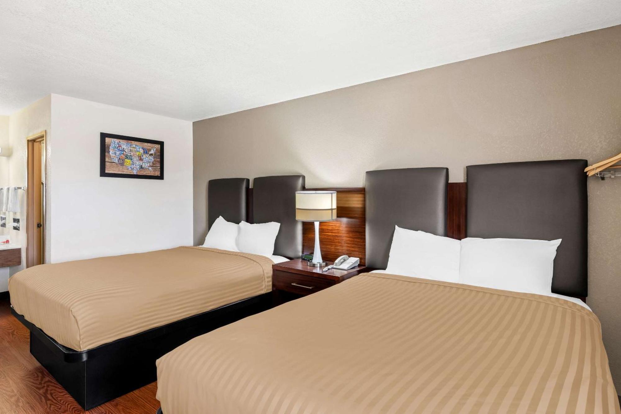 אמפוריה Econo Lodge מראה חיצוני תמונה