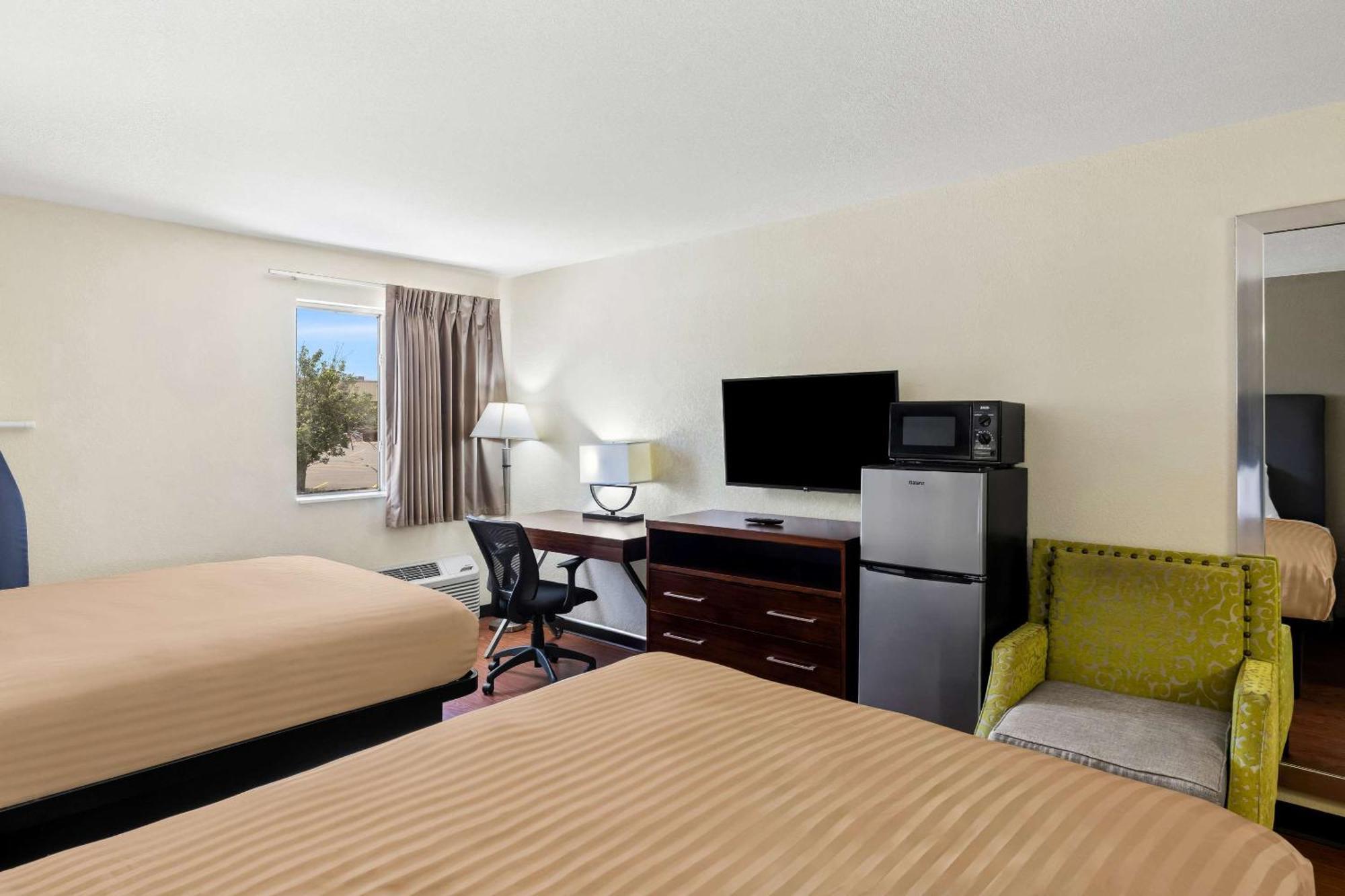 אמפוריה Econo Lodge מראה חיצוני תמונה