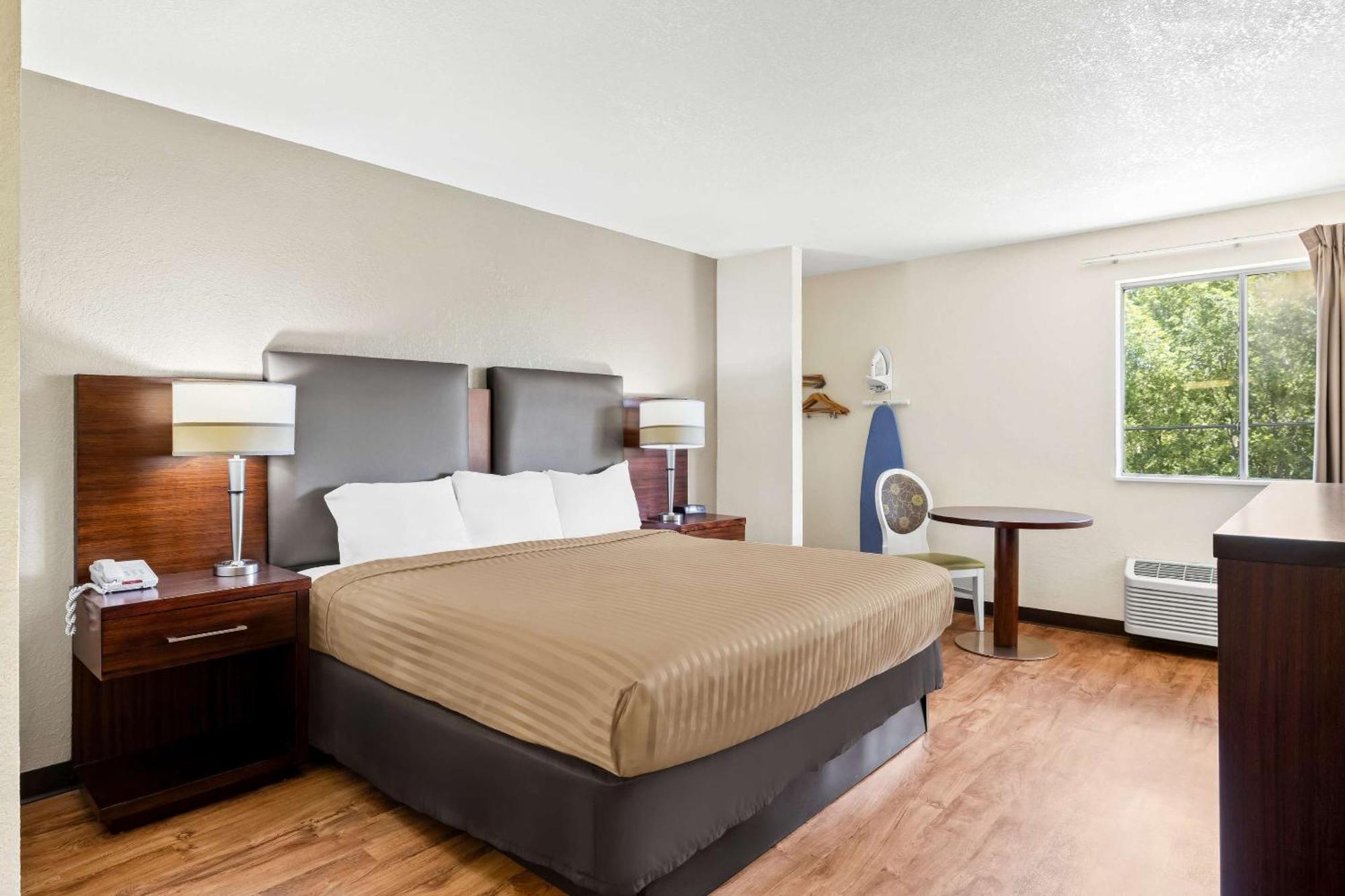 אמפוריה Econo Lodge מראה חיצוני תמונה